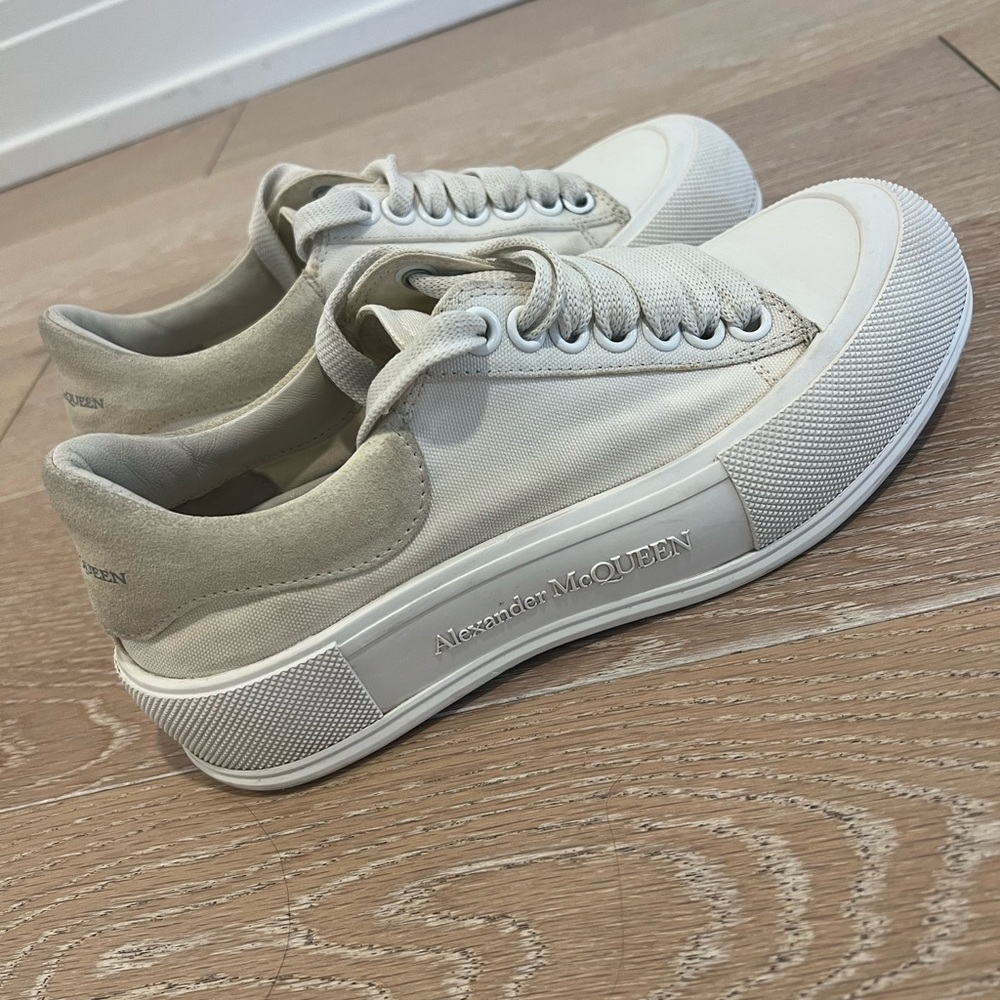 Alexander McQueen
Alexander McQueen Deck Plimsoll Lace-Up Sneakers